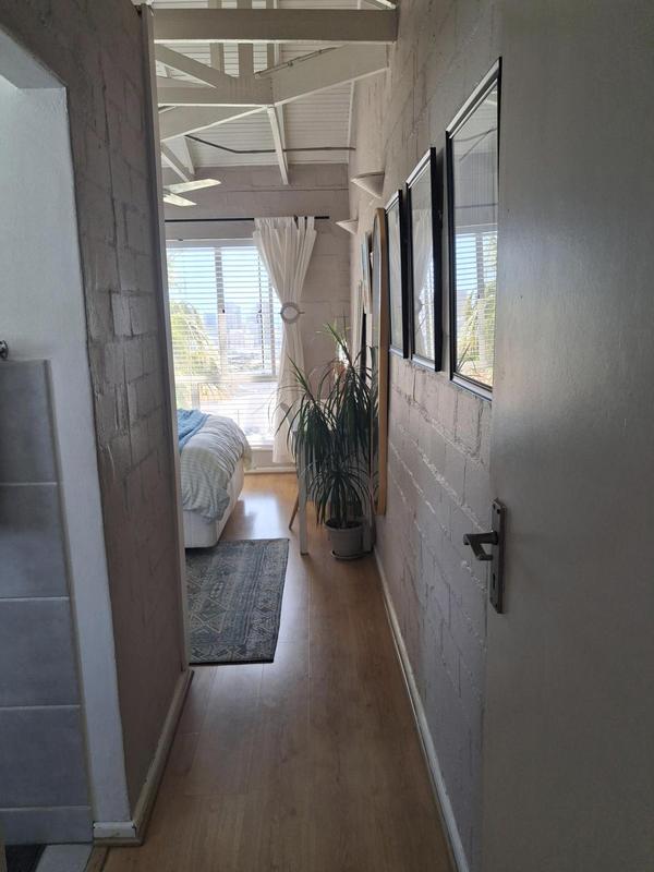 2 Bedroom Property for Sale in Vredehoek Western Cape